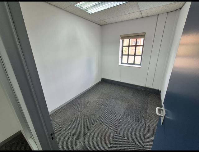 499M² OFFICE TO LET IN SUNNINGHILL